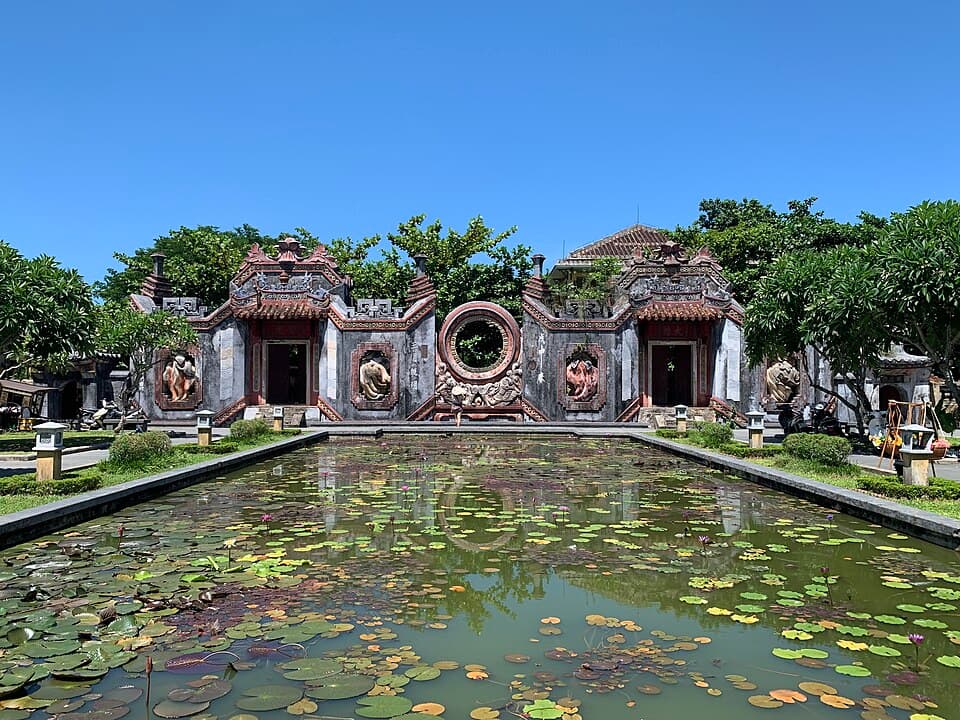 Ba Mu Temple Gate