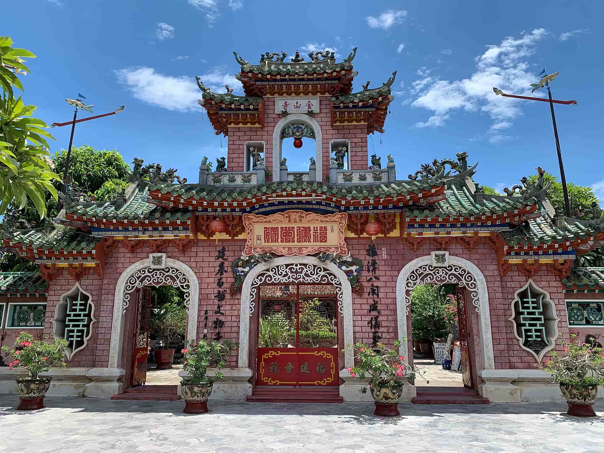 Traditional Chinese Vietnamese architecture