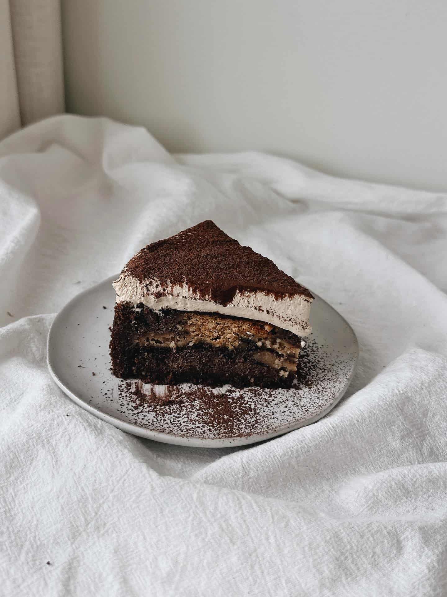 Tiramisu gateau yoghurt cake