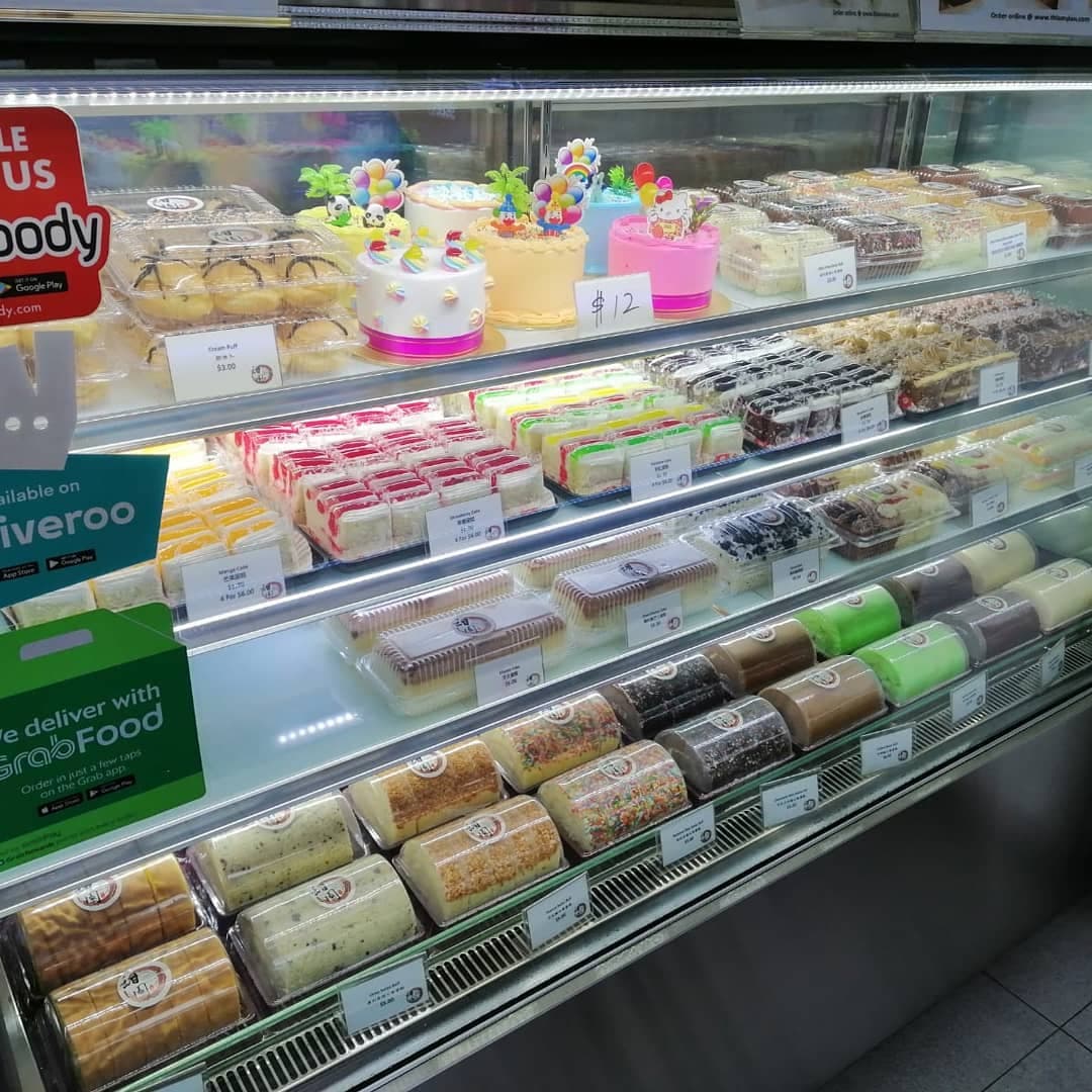 Old-school Singaporean cakes in the bakery